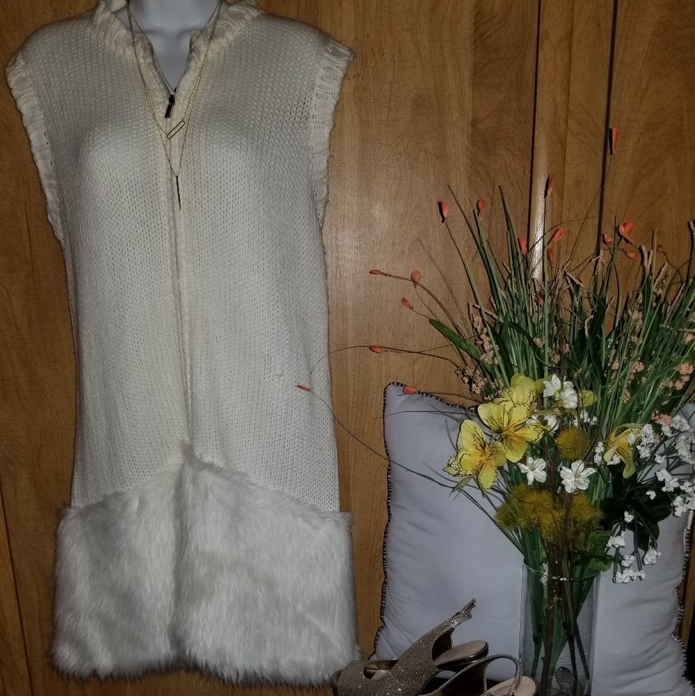 Bebe white sweater w/ faux fur bottom trim